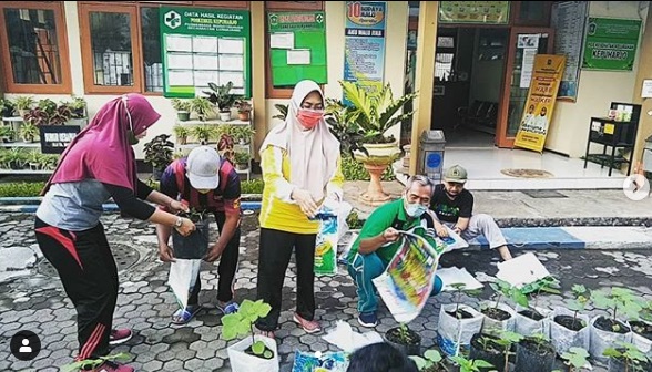 Kegiatan World Clean Up Day Indonesia (WCDI) Kelurahan Kepuharjo