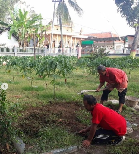 Kegiatan World Clean Up Day Indonesia (WCDI) Desa Boreng