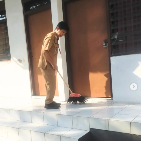 Korvei Bersama ASN Kecamatan Lumajang dalam Rangka Gerakan Indonesia ASRI