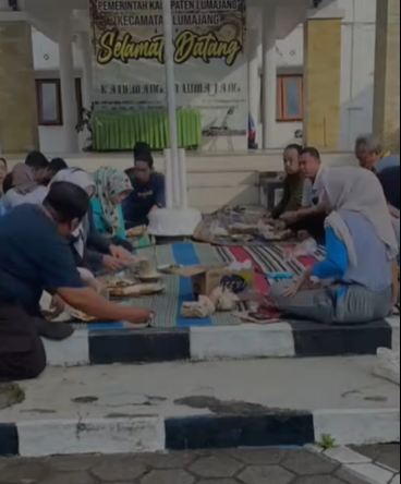 KEGIATAN JUMAT BERSIH DAN SARAPAN BERSAMA DI KECAMATAN LUMAJANG