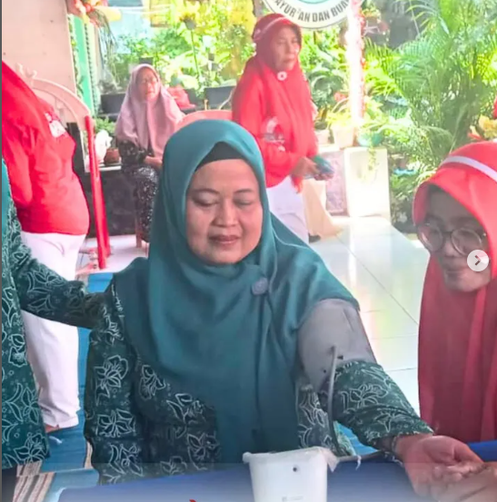 Ketua TP PKK Kecamatan Lumajang Kunjungan Posyandu RW 7 Kelurahan Ditotrunan 