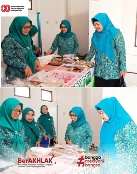 Ketua Tim Penggerak PKK Kecamatan Lumajang Ny. Rufi Dedwi Suprapto membuka dan  memimpin Rapat Pleno