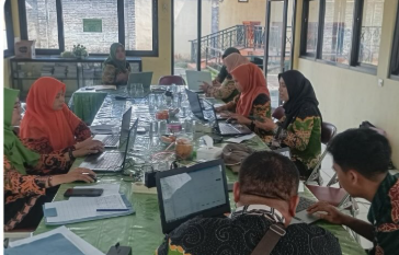 Pengawasan kearsipan Oleh Disarpus Kabupaten Lumajang