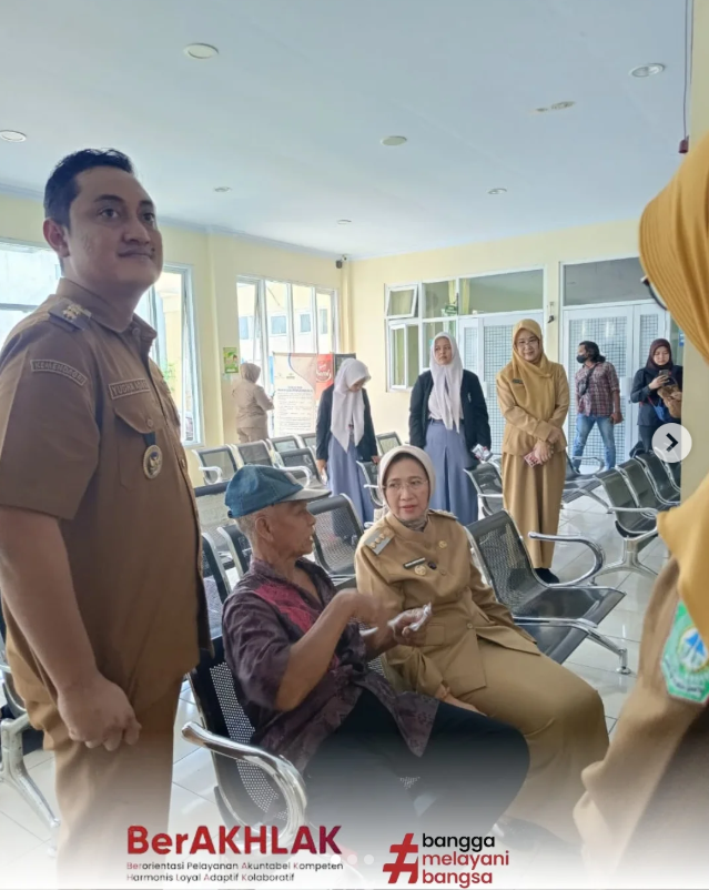 SETOR MADU KECAMATAN LUMAJANG Peninjauan Pelayanan Kesehatan di Puskesmas Rogotrunan