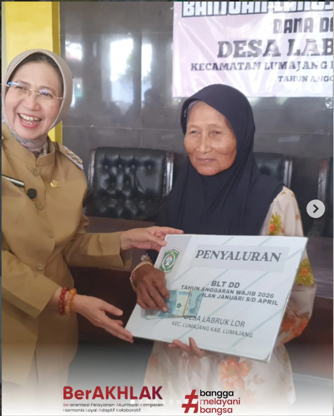 SETOR MADU KECAMATAN LUMAJANG Giat Penyerahan Bantuan dan Peninjauan Pelayanan di Balai Desa Labruk 